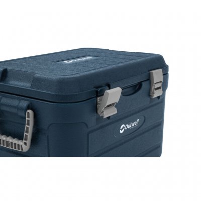 Low weight and large handle makes it ideal for camping and outdoor recreation.