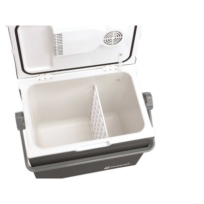 The cooling box can be divided into two compartments to make it easier to organize the food on the camping holiday.