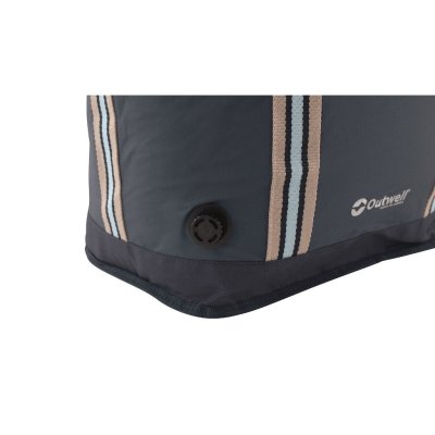 The self-inflating insulation provides better insulation and good stability.