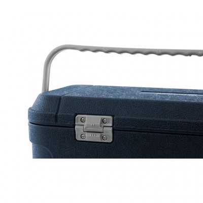 Stainless steel screws and grip-friendly handle