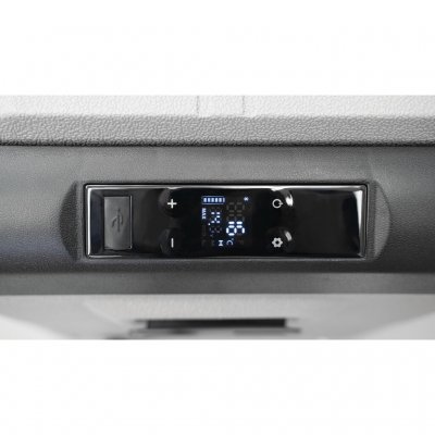 Display to see and set the temperature of the compressor-driven cooling box.
