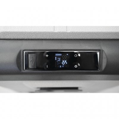 Display to see and set the temperature of the compressor-driven cooling box.