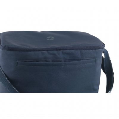 Flat front pocket for smaller accessories