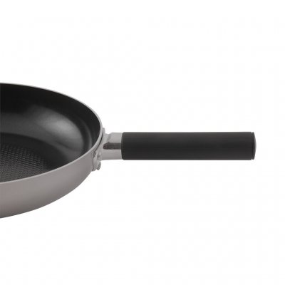 Easy-to-grip and ergonomic handle that can be unscrewed for a smaller pack size