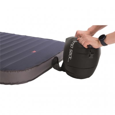 Easily set up your air mattress from Robens.
