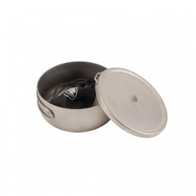 The gas burner can be stored inside the pot with plenty of plastic for other kitchen equipment