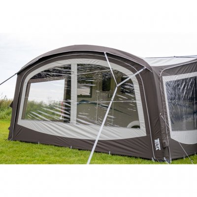The front panel for the Sky Link 400 – a versatile accessory that transforms the sunroof into a protected awning tent.