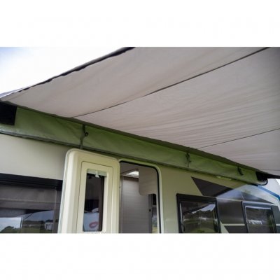 Sky Link 400 mounted and the storage bag visible – a practical solution that makes it easy to roll up and transport the sunroof.