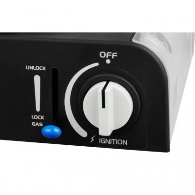 The large control on the grill are very easy to use.