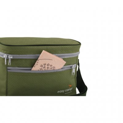 The cool bag has a side pocket with a zipper.
