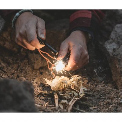 Simple fire steel with an effective shower of sparks that works in all weather conditions.