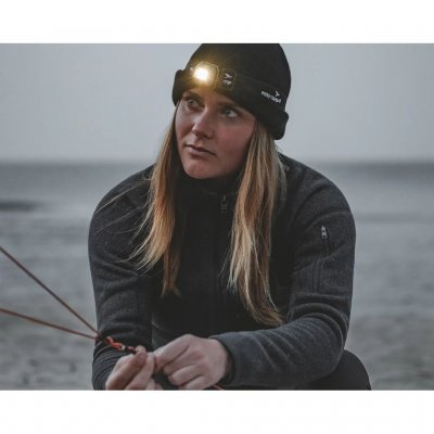 The lamp is well suited for hiking or when performing tasks at night.