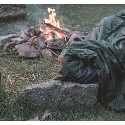 Buttonable foot end provides extra warmth during cold nights.
