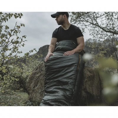 The sleeping bag is suitable from spring to autumn.