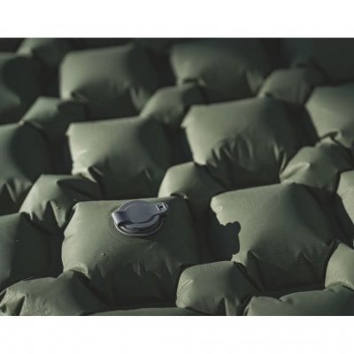 Multiple air chambers increase the stability of the mattress.