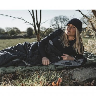 Light and soft 1–2 season sleeping bag that can be fully unzipped and used as a duvet.