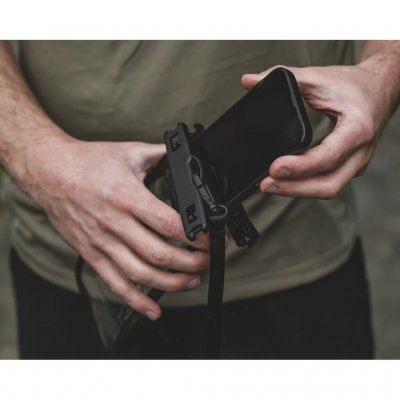 The case protects your smartphone from water and dust.