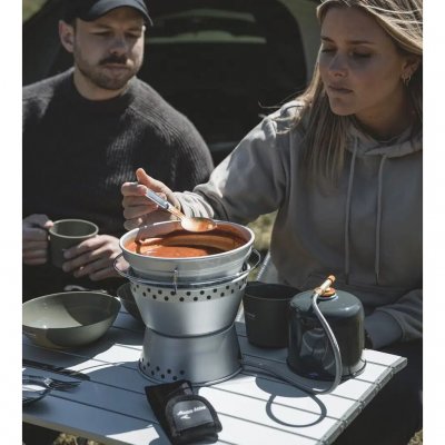 Safe and efficient outdoor cooking, even in windy conditions.