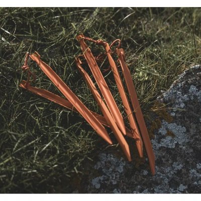 Bright orange color ensures the pegs are highly visible.