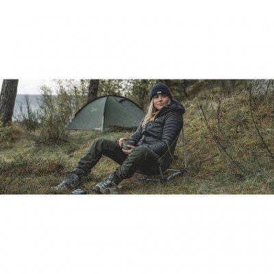 A lightweight and low chair from Easy Camp with a seat height of 22 cm.