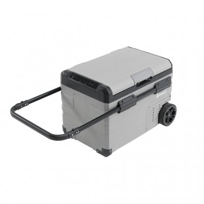 Sturdy and long pull handle.