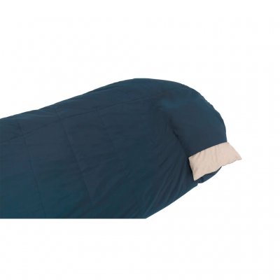 A smart detail is that the sleeping bag has a pocket in the hood that can be filled with, for example, clothes to create a pillo