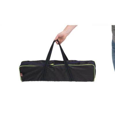 Packvänligt campingbord med träskiva. Packas i medföljande väskan.
