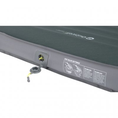The sleeping mat features an Outwell Flat High Flow valve that is very easy to use and allows for fast inflation/deflation.