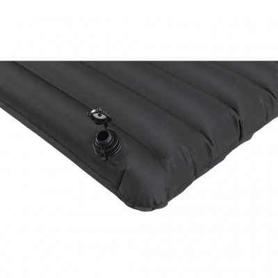 Robust valve with double sealing.