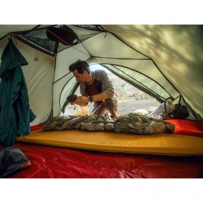 Inflatable sleeping mat for hiking, hunting/fishing trips or other activities that require low weight and reliable durability an