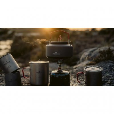 1-liter coffee kettle in hard-anodized aluminium that can be used both on the stove and over an open fire.
