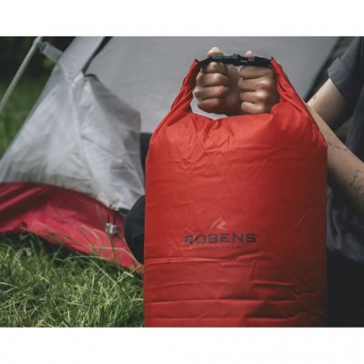 Dry bag with a capacity of 13L that keeps your gear dry or your wet clothes separate from the rest of your equipment.