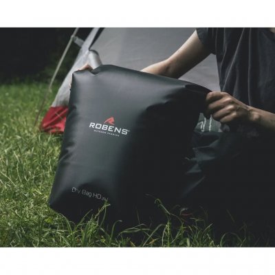 Dry bag with a capacity of 25 litres that keeps your gear dry or your wet clothes separate from the rest of your equipment.