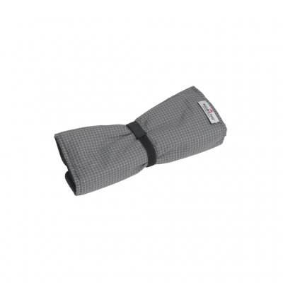 The frame is folded and placed in the pocket of the seat fabric, which is then rolled up. Takes up little space in your pack.