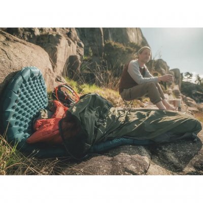 Inflatable sleeping mat with a generous sleeping area from Robens.