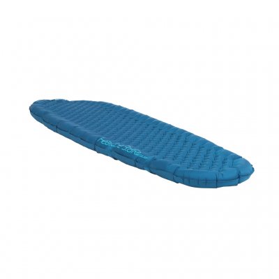 Inflatable sleeping mat in a very lightweight construction – lined with three layers of foil and ideal for year-round use.