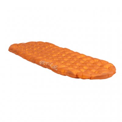 Very lightweight and compact inflatable sleeping mat with foil insulation for 2–3 season use.