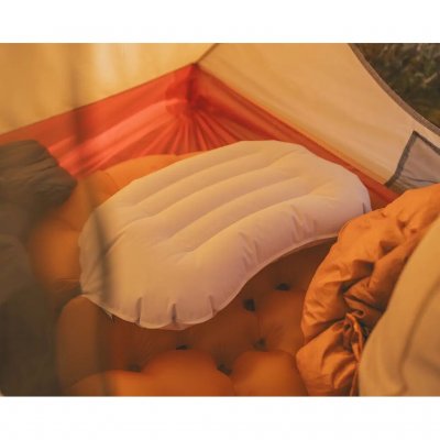 Elastic strap to secure the pillow to the sleeping mat