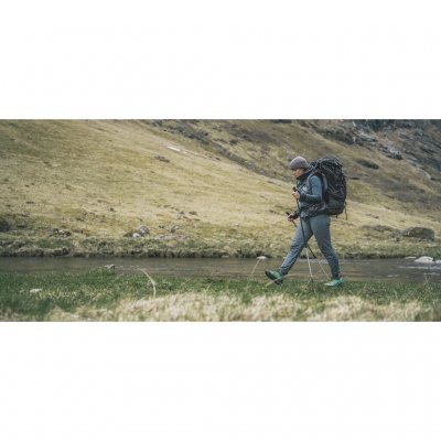 Stable trekking poles with adjustable height from Robens.