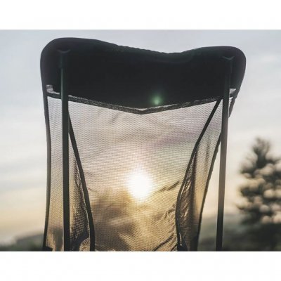 High backrest. Mesh panels provide good comfort and breathability.