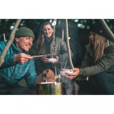 4-liter stainless steel pot from Robens – perfect for cooking over an open fire.