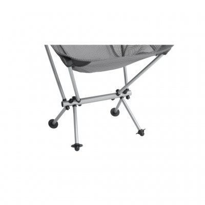 Wide feet make the chair more stable on soft ground.