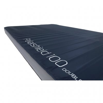 Vertical foam channels provide a compact pack size without cold spots, as well as even and high insulation.