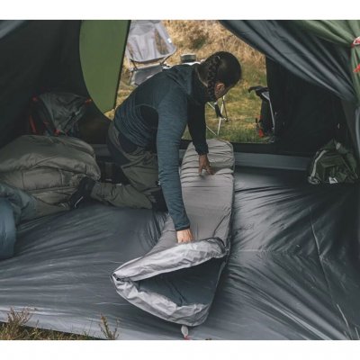 A thick and long sleeping mat from Robens that, despite its size, has a compact pack size and low weight.