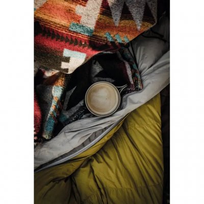 Spacious titanium mug – perfect for both outdoor life and camping.