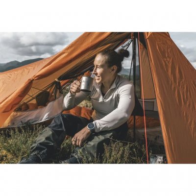 Durable titanium mug with foldable handles and low weight.