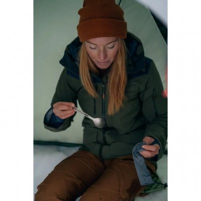 The combination of spoon and fork makes the spork from Robens perfect for most camp meals.