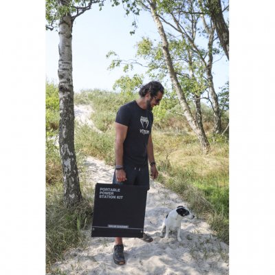 The solar panel is easy to carry with you.