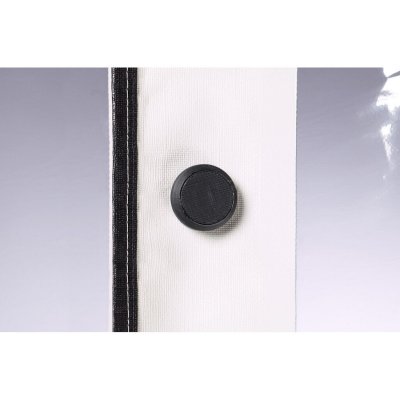 Discreet brackets provide stylish joints and corners.