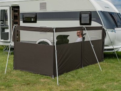 Create a sheltered and inviting space at the campsite with Telta’s stylish windbreak.